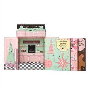 Too Faced Christmas in New York Grande Hotel Cafe